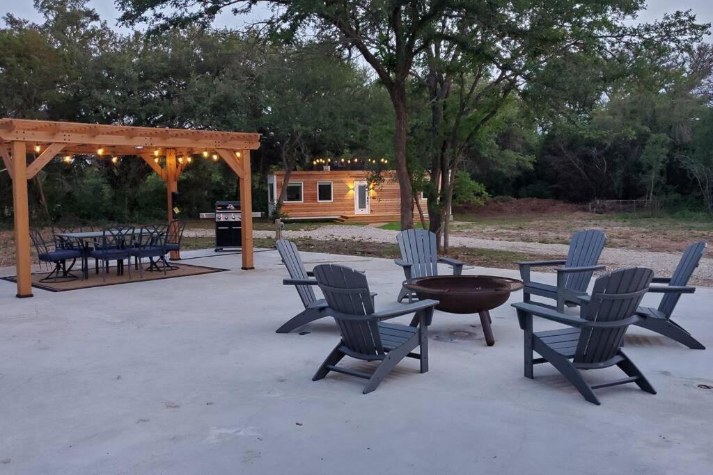 The Lonely Bull Luxury Container Home On 5 Acres Weatherford Exterior foto