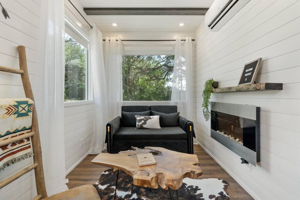 The Lonely Bull Luxury Container Home On 5 Acres Weatherford Exterior foto