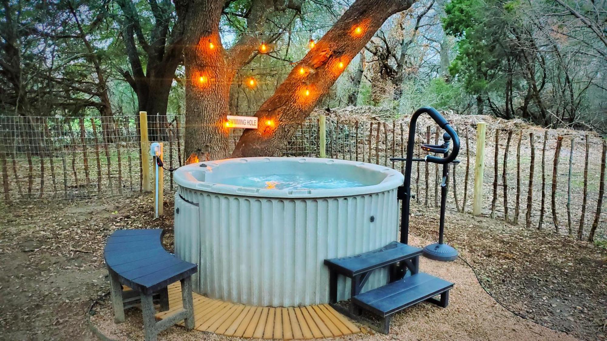 The Lonely Bull Luxury Container Home On 5 Acres Weatherford Exterior foto